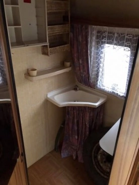                         TABBERT 4000 zgrabna przyczepa jak nowa, 1980 rok, 3-4 os. + PRZEDSIONEK z dostawką - zdjęcie 6
                        