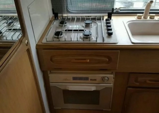                         Przyczepa AVONDALE z 1998 roku - zdjęcie 8
                        