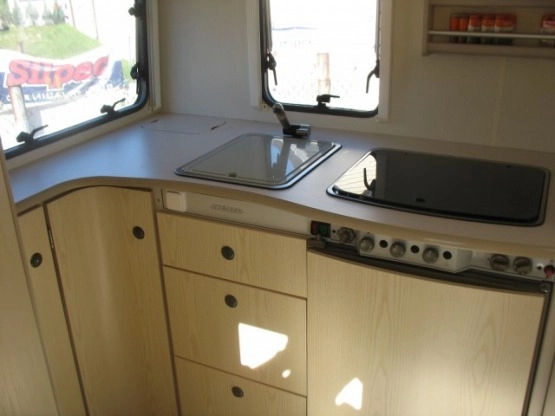                         AVENTO 395TLH - zdjęcie 3
                        