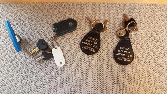                         Przyczepa z 2004 Elddis SUSSEX SALVINGTON - zdjęcie 16
                        