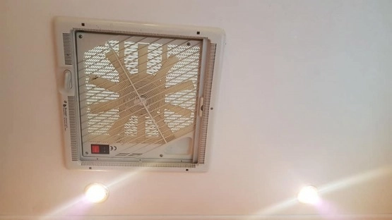                         Przyczepa z 2004 Elddis SUSSEX SALVINGTON - zdjęcie 5
                        