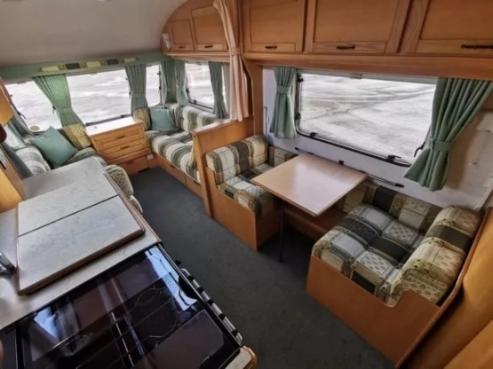                         Przyczepa kempingowa Compass Concerto 2003 rok, 4/5 osobowa z namiotem - zdjęcie 3
                        