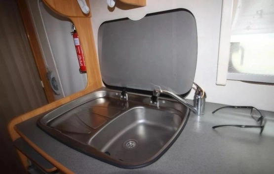                         Przyczepa Adria 530 z 2005 roku - zdjęcie 18
                        