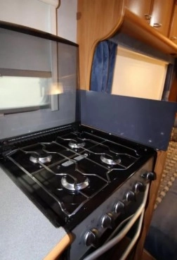                         Przyczepa Adria 530 z 2005 roku - zdjęcie 19
                        