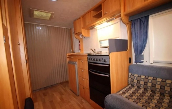                         Przyczepa Adria 530 z 2005 roku - zdjęcie 4
                        