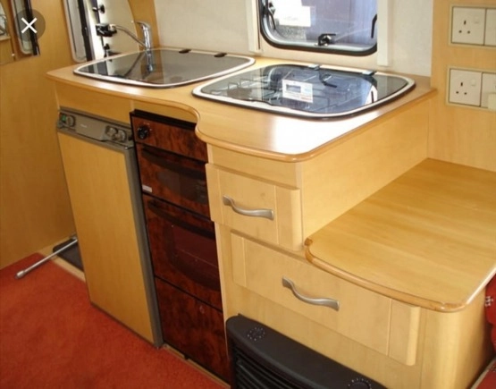                         Przyczepa kempingowa BAILEY RANGER 470/4 z przedsionkiem i osprzętem - zdjęcie 10
                        