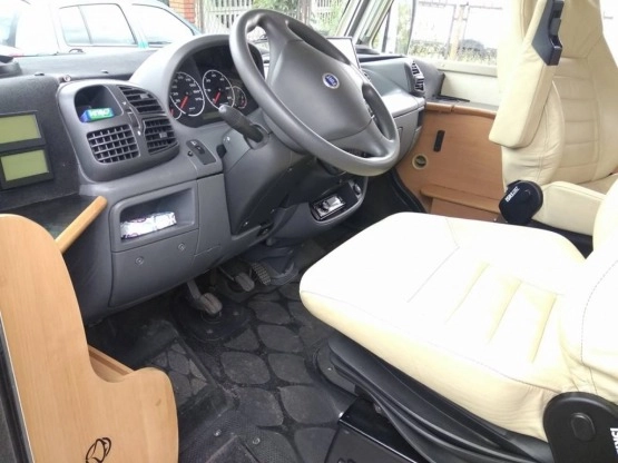                         Frankia i700 Rolls-Royce zimowy, full wyposażenie, gigant, GARAŻ, klima, SAT + 2 TV - zdjęcie 13
                        