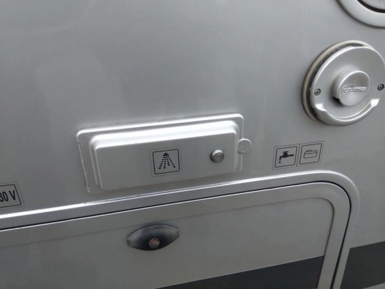                         Frankia i700 Rolls-Royce zimowy, full wyposażenie, gigant, GARAŻ, klima, SAT + 2 TV - zdjęcie 15
                        