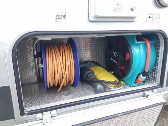                         Frankia i700 Rolls-Royce zimowy, full wyposażenie, gigant, GARAŻ, klima, SAT + 2 TV - zdjęcie 18
                        