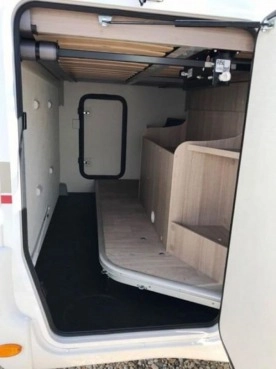                         Kamper Ford Challenger - zdjęcie 7
                        