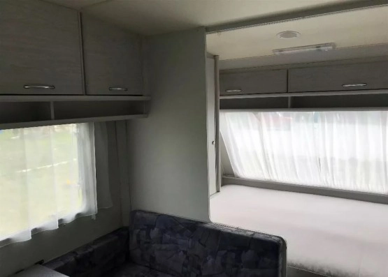                         Przyczepa Beyerland Delta Caravans z 1996 roku - zdjęcie 4
                        