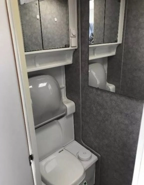                         Przyczepa Beyerland Delta Caravans z 1996 roku - zdjęcie 7
                        