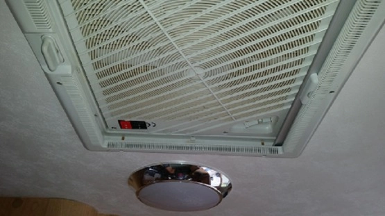                         Przyczepa kempingowa Elddis - zdjęcie 14
                        