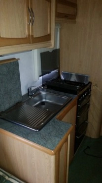                         Przyczepa kempingowa Elddis - zdjęcie 15
                        