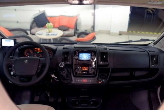                         Peugeot Boxer Globe Traveller  Kamper Solar Klima Truma Zawieszenie VB Gwarancja  - zdjęcie 13
                        
