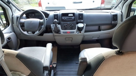                         Kamper Bus Peugeot Boxer  - zdjęcie 9
                        