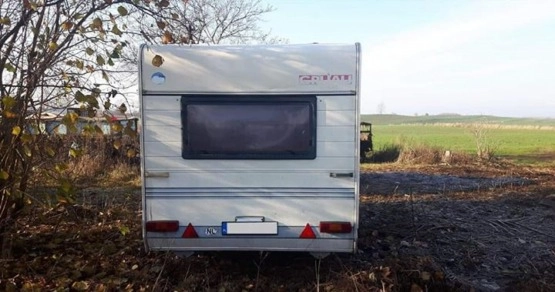                         Przyczepa campingowa z 1994 roku z samochodem - zdjęcie 7
                        