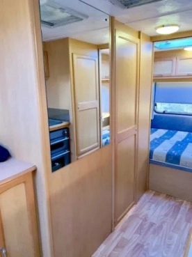                         Przyczepa kempingowa COMPASS, 2 sypialnie, duża łazienka, przedsionek - zdjęcie 4
                        