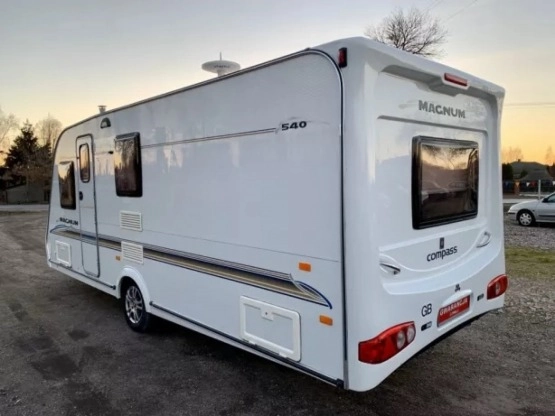                         Przyczepa kempingowa COMPASS, 2 sypialnie, duża łazienka, przedsionek - zdjęcie 5
                        