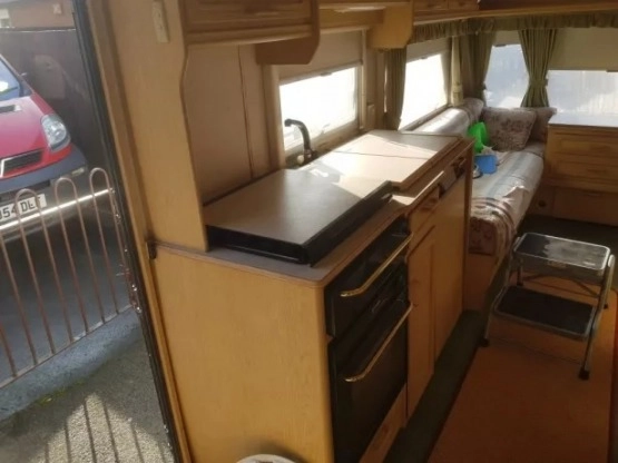                         Przyczepa kempingowa Abbey Gts z 1995 roku - zdjęcie 8
                        