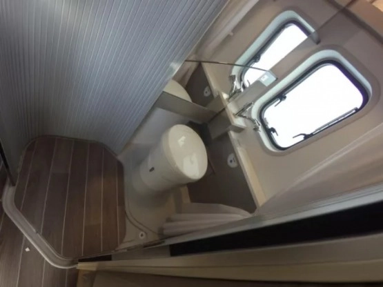                         Kamper ADRIA TWIN 640 SLX, rok 2018 - zdjęcie 2
                        