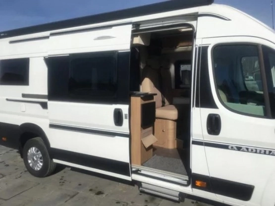                         Kamper ADRIA TWIN 640 SLX, rok 2018 - zdjęcie 3
                        