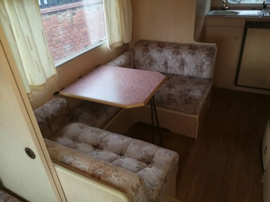                         Sprzedam przyczepę kempingowa  - zdjęcie 3
                        