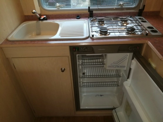                         Sprzedam przyczepę kempingowa  - zdjęcie 7
                        