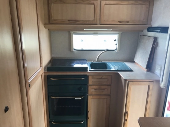                         Sprzedam przyczepę kempingowa - zdjęcie 7
                        