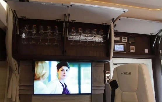                         Mercedes-Benz MORELO EMPIRE LINNER 100GB - zdjęcie 11
                        