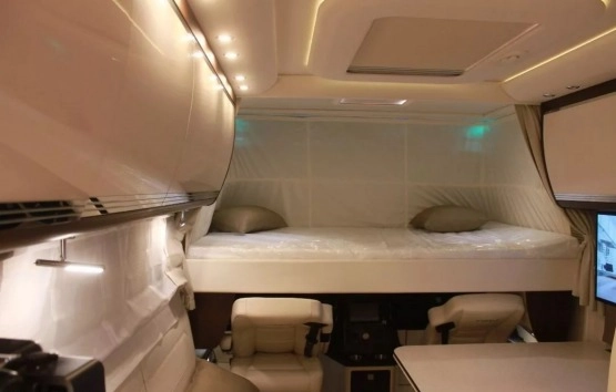                         Mercedes-Benz MORELO EMPIRE LINNER 100GB - zdjęcie 14
                        