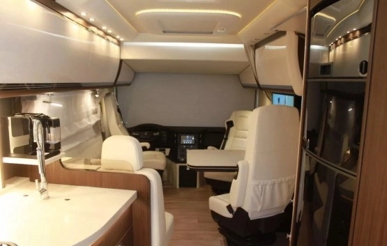                         Mercedes-Benz MORELO EMPIRE LINNER 100GB - zdjęcie 3
                        