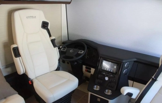                         Mercedes-Benz MORELO EMPIRE LINNER 100GB - zdjęcie 6
                        