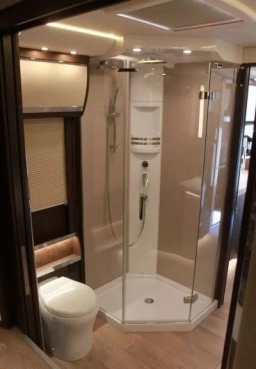                         Mercedes-Benz MORELO EMPIRE LINNER 100GB - zdjęcie 8
                        