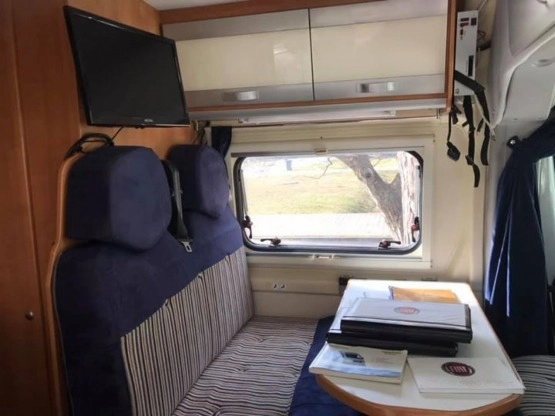                         Fiat Ducato Karman Davis z 2010 roku - zdjęcie 11
                        