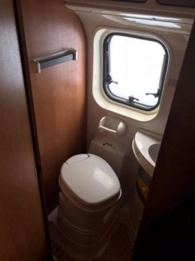                         Fiat Ducato Karman Davis z 2010 roku - zdjęcie 18
                        