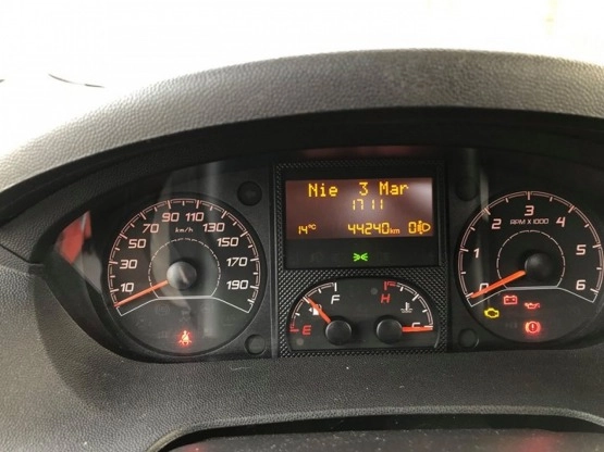                         Camper Dethleffs Globbebus 2015 - zdjęcie 2
                        