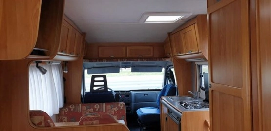                         Hymer Eriba 2.8, 2000 rok, bardzo zadbany - zdjęcie 10
                        