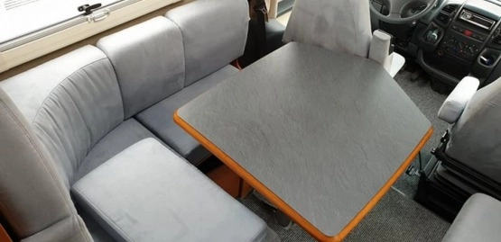                         Kamper Niessman Bischoff Arto z 2006 roku, 118 000 km - zdjęcie 12
                        