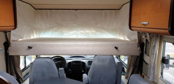                         Kamper Niessman Bischoff Arto z 2006 roku, 118 000 km - zdjęcie 7
                        