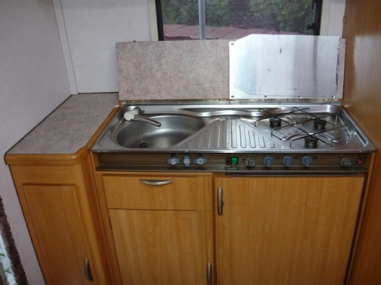                         PRZYCZEPA CAMPINGOWA LMC LUXUS 450   - zdjęcie 7
                        