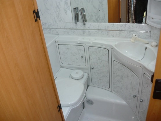                         PRZYCZEPA CAMPINGOWA LMC LUXUS 450   - zdjęcie 8
                        