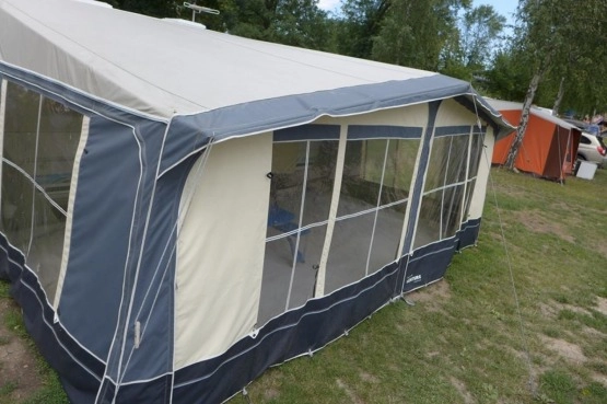                         Dethleffs Camper EF DMC 1350 z dużym przedsionkiem - zdjęcie 6
                        