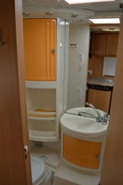                         Dethleffs Camper EF DMC 1350 z dużym przedsionkiem - zdjęcie 8
                        