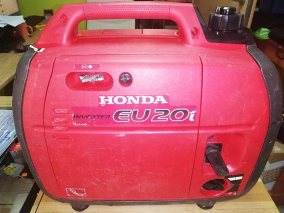                         Agregat prądotwórczy HONDA EU20i 2017 roku, używany jeden sezon - zdjęcie 1
                        