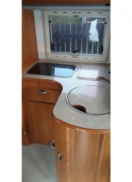                         KAMPER CAMPER HYMER ERIBA 636 JET 2005 - zdjęcie 8
                        