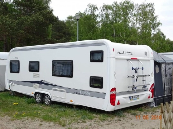                         Przyczepa kempingowa Hobby 650 Kfu Prestige - zdjęcie 1
                        