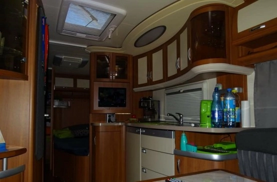                         Przyczepa kempingowa Hobby 650 Kfu Prestige - zdjęcie 5
                        