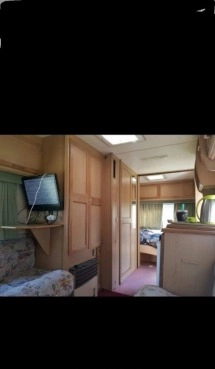                         Przyczepa kempingowa Swift Challenger 99 rok, 5-osobowa - zdjęcie 2
                        