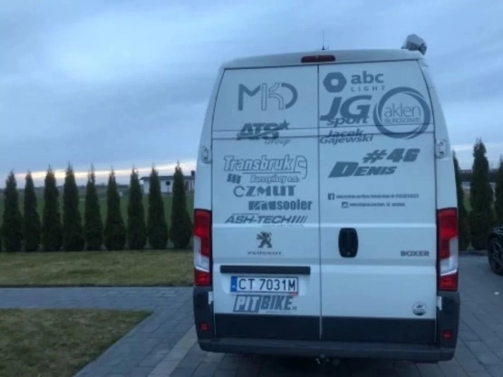                         Peugeot Boxer z 2015 roku, kamper - zdjęcie 2
                        